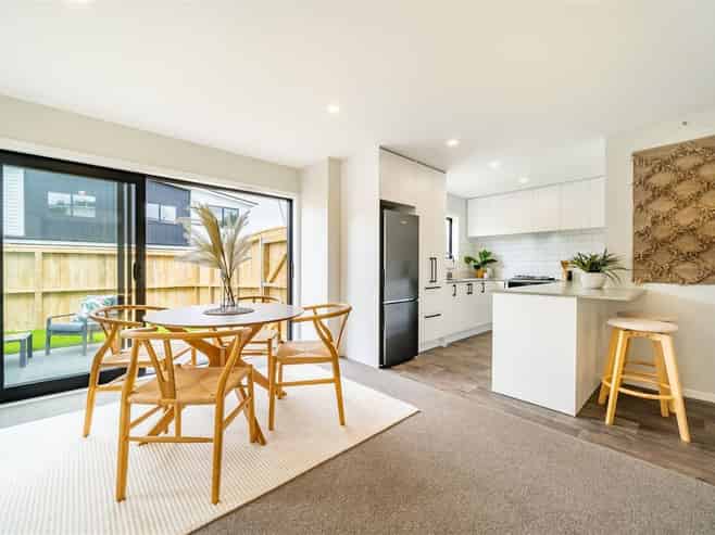 42b Moeraki Road, Maoribank