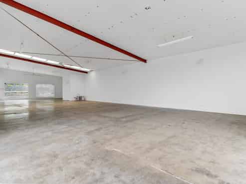 Rare Find in South Hamilton’s Riverlea