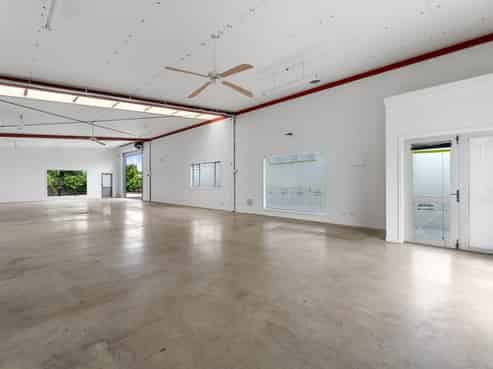 Rare Find in South Hamilton’s Riverlea