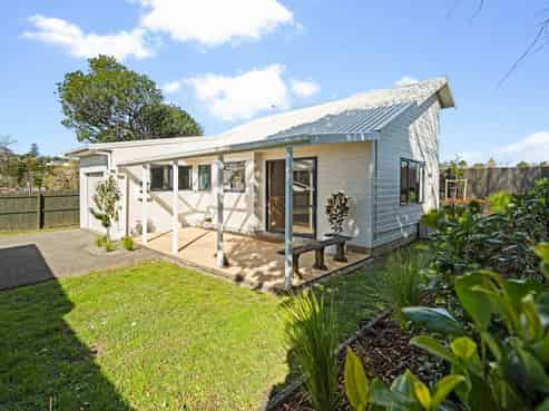 17A  Greenhithe Road, Greenhithe