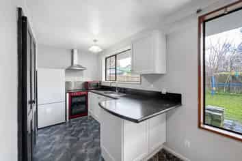 2/37 Karnak Crescent, Russley