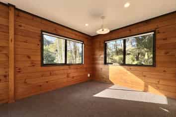 18 Fawcett Road, Titirangi