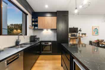 7/16 Williamson Avenue, Belmont