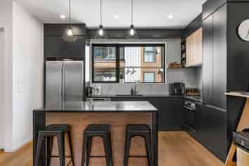 7/16 Williamson Avenue, Belmont