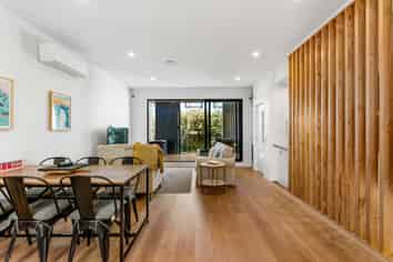 7/16 Williamson Avenue, Belmont