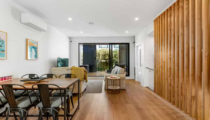 7/16 Williamson Avenue, Belmont