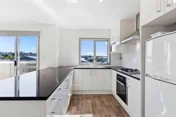 95S Felton Mathew Avenue, Saint Johns
