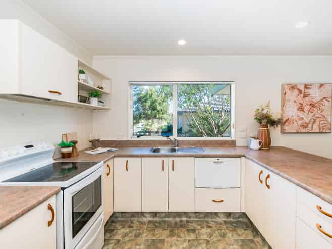 7 Villa Grove, Paraparaumu
