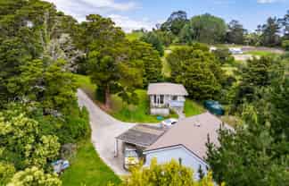 43B Hook Road, Paparoa