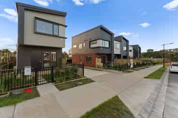 20 Johns Creek Crescent, Silverdale