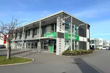 For Lease or Sale – Huge Profile Blenheim Road Showroom/Offices