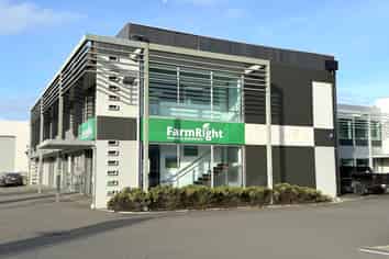 For Lease or Sale – Huge Profile Blenheim Road Showroom/Offices