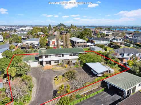 13 Chatsworth Crescent, Pakuranga Heights
