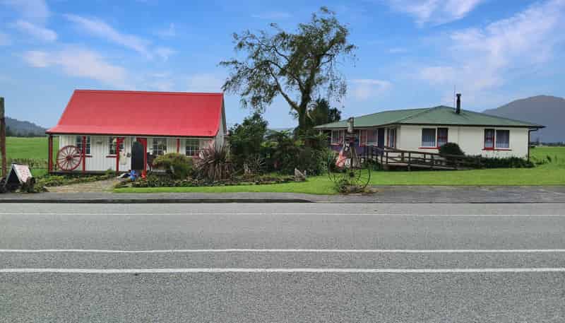 18 and 22 Harihari Township Road, Harihari