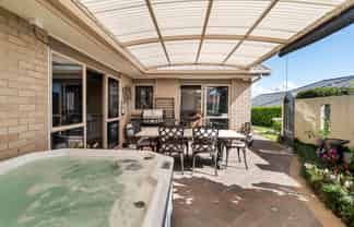 6 Downing Place, Welcome Bay