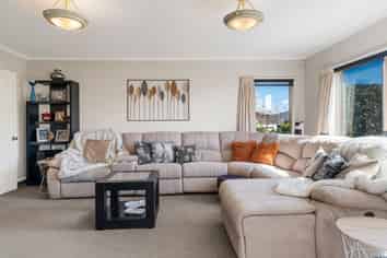 6 Downing Place, Welcome Bay