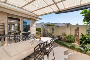 6 Downing Place, Welcome Bay