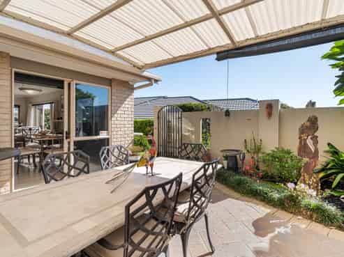 6 Downing Place, Welcome Bay