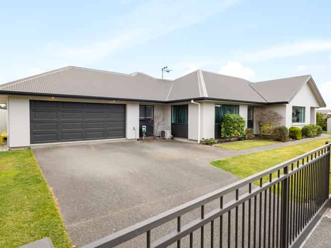 1 Whitford Place, Rototuna