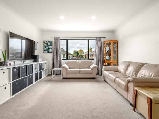 1 Whitford Place, Rototuna