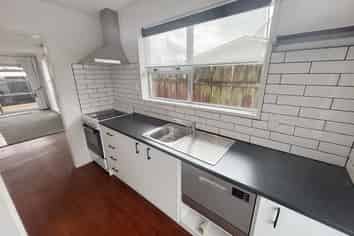 2/145b Clarence Street, Riccarton