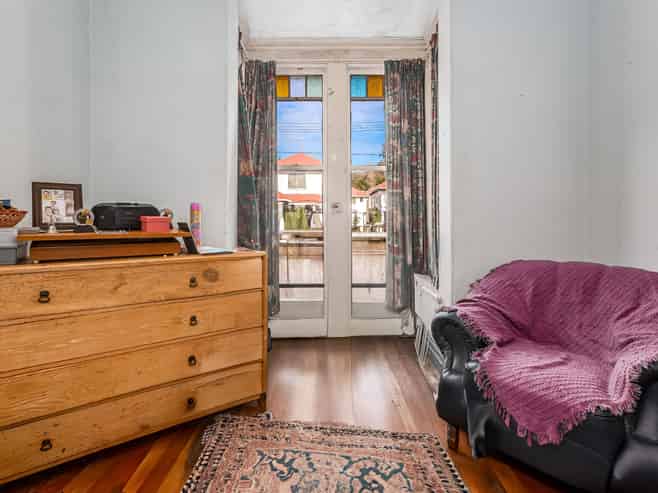 48 Hall Street, Newtown