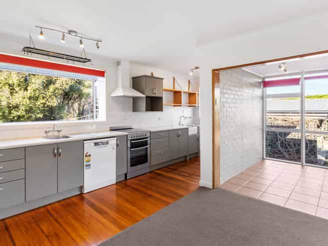 20 Grants Road, Marchwiel