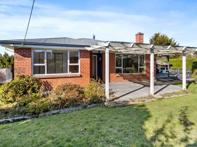 20 Grants Road, Marchwiel