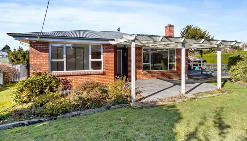 20 Grants Road, Marchwiel
