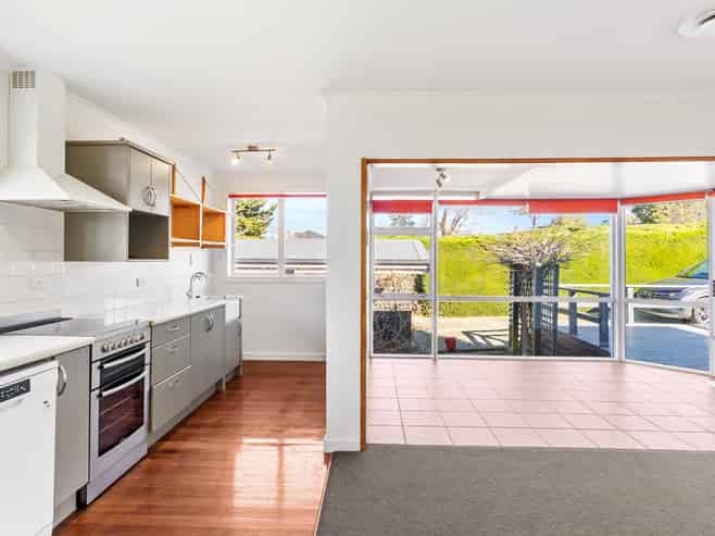 20 Grants Road, Marchwiel