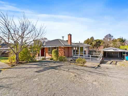 20 Grants Road, Marchwiel