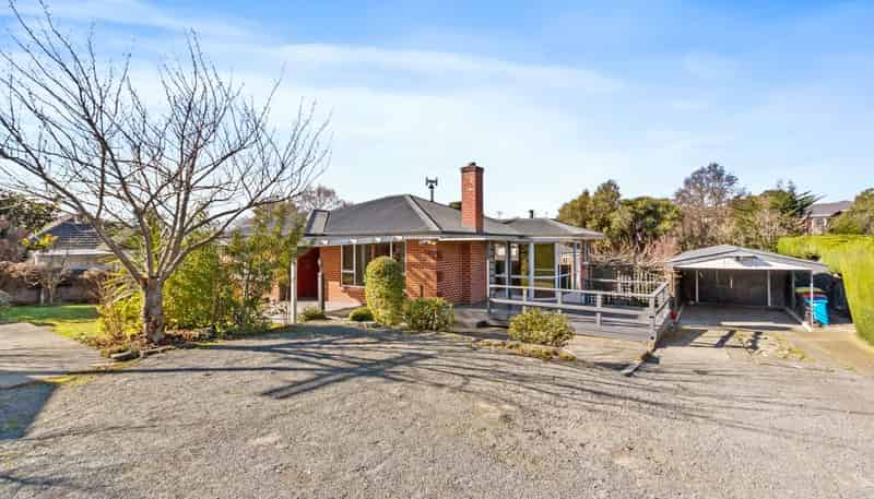 20 Grants Road, Marchwiel