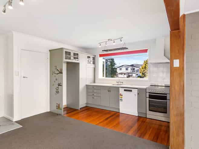20 Grants Road, Marchwiel