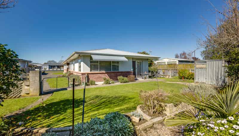 2/80 Clarence Cox Crescent, Pirimai