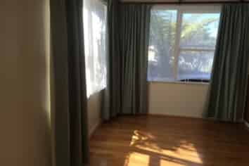 2 Easton Park Parade, Glenfield