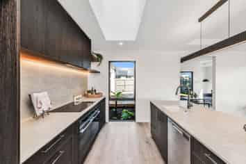 60 Whitehorn Drive, LINCOLN