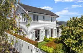8A Burwood Crescent, Remuera