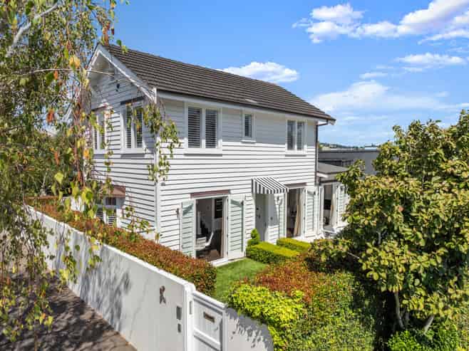 8A Burwood Crescent, Remuera