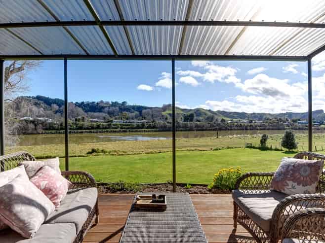 39 Riverbank Road, Okoia
