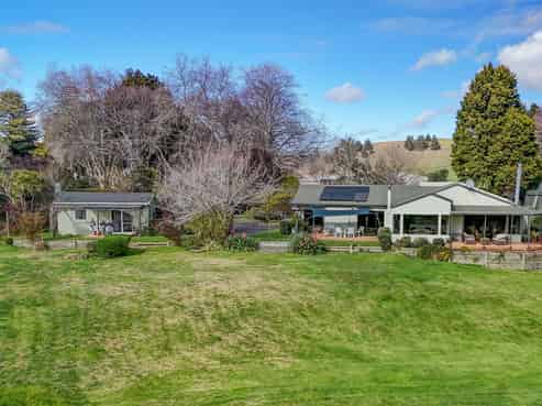 39 Riverbank Road, Okoia