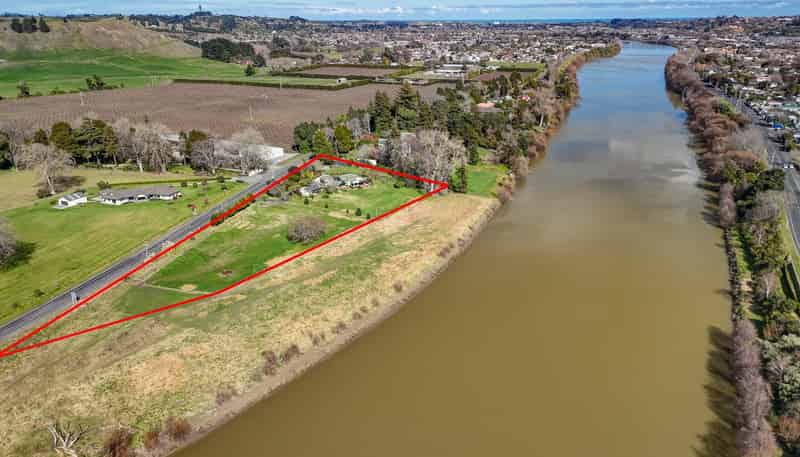 39 Riverbank Road, Okoia