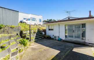 12b Bell Street, Tawa