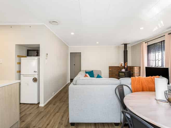 12b Bell Street, Tawa