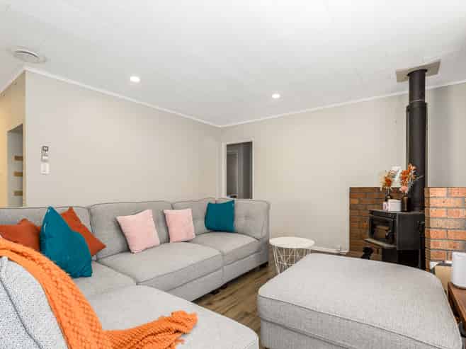 12b Bell Street, Tawa