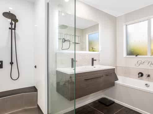 12b Bell Street, Tawa