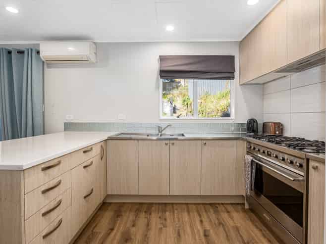 12b Bell Street, Tawa