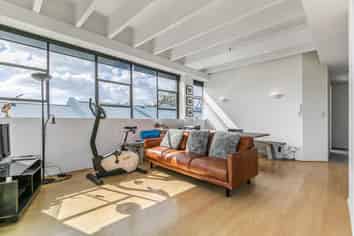 2D/15 Augustus Terrace, Parnell