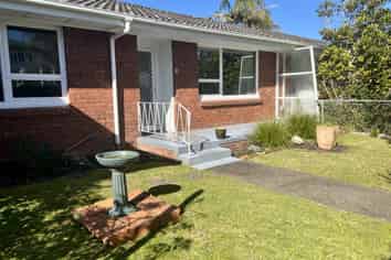 2/179 Victoria Road, Devonport