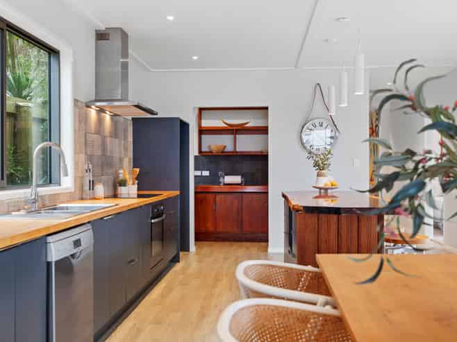 211 Pukehina Parade, Pukehina