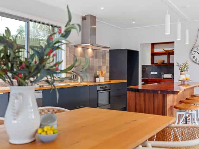211 Pukehina Parade, Pukehina